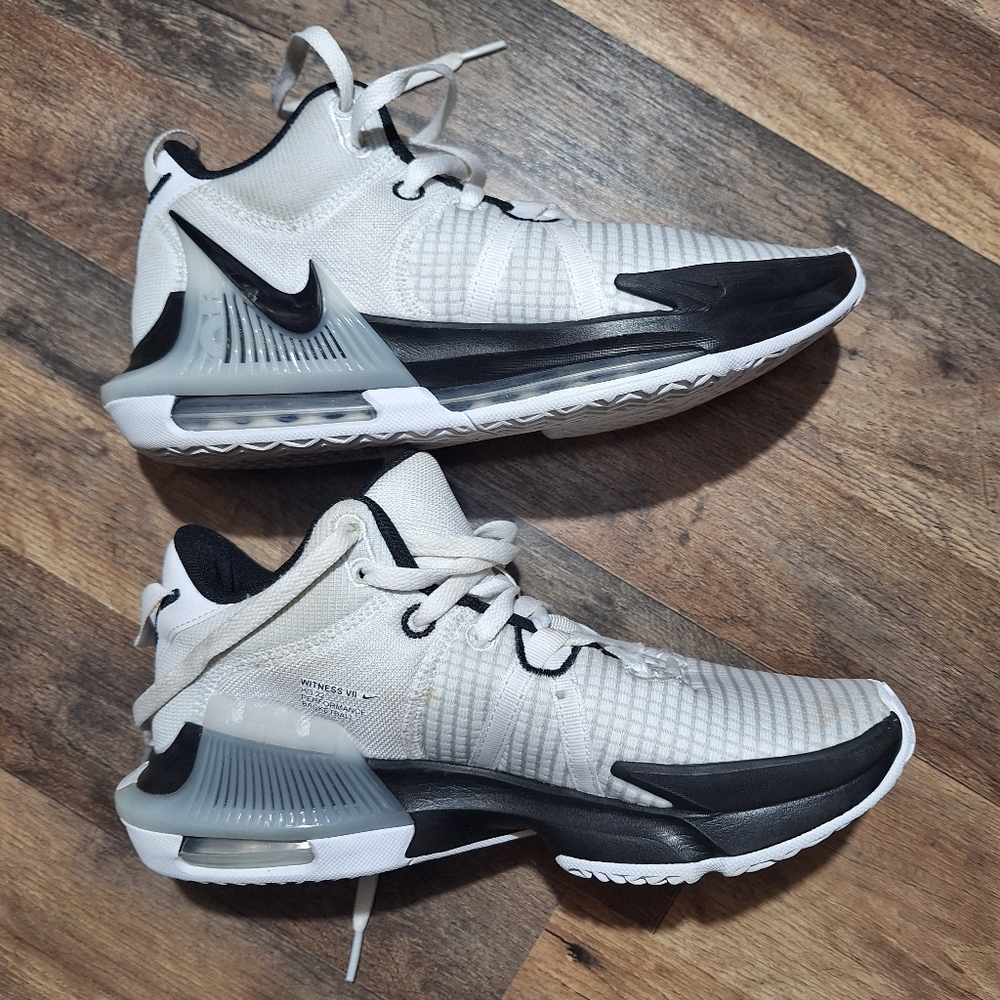 NIKE LEBRON WITNESS 7 White and Black Basketball Shoes. Size 8. - Picture 3 of 9